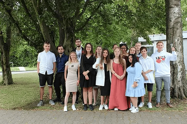 Unsere Absovent:innen des VAB